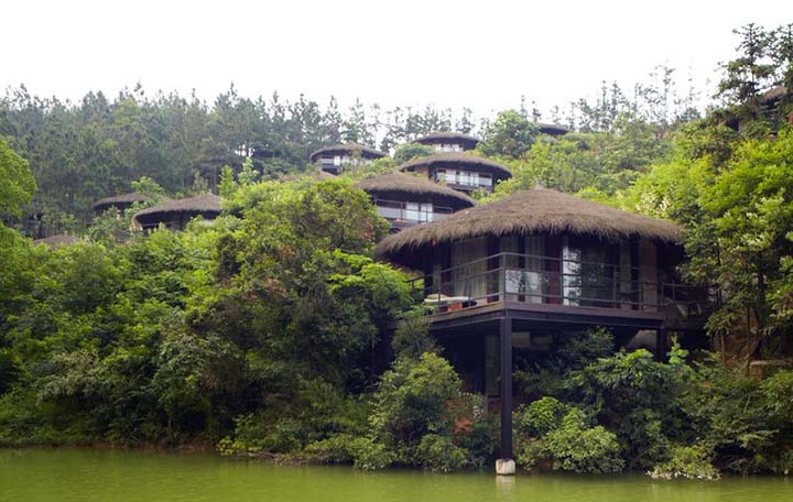 度假地產項目旅游規劃設計院:裸心谷度假村夯土小屋