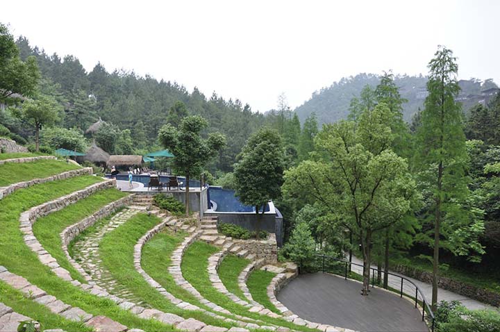 度假地產項目旅游規劃設計院:裸心谷度假村采用西式度假村配套